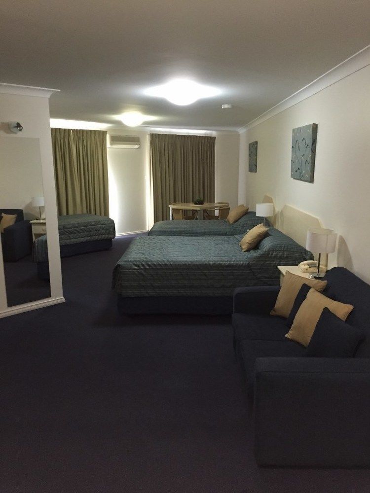 Tuckerbox Motor Inn Gundagai Exterior photo