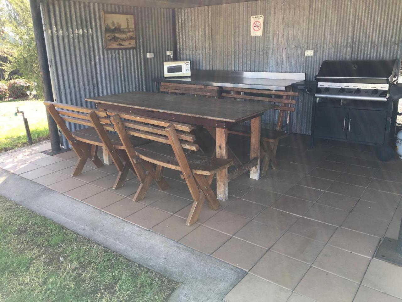 Tuckerbox Motor Inn Gundagai Exterior photo